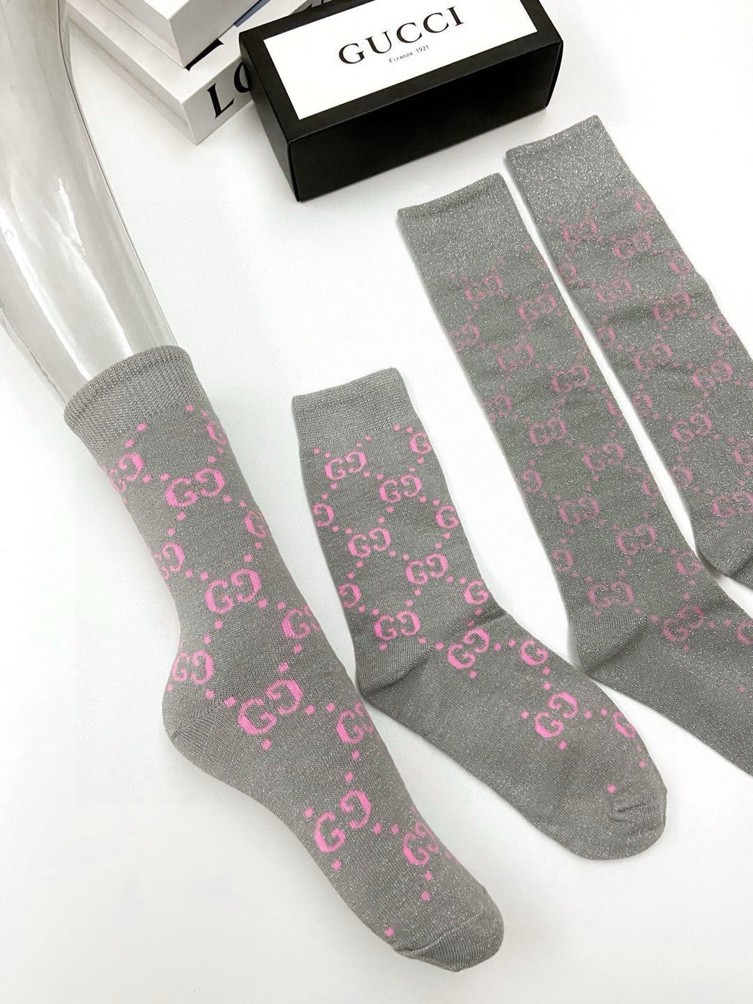 配包装 🌟【一盒2 双】 🌟Gucci 古奇 爆款金银丝长筒袜 中筒袜，超级火爆小腿袜。双针针织混纺金银丝材质，超完美结