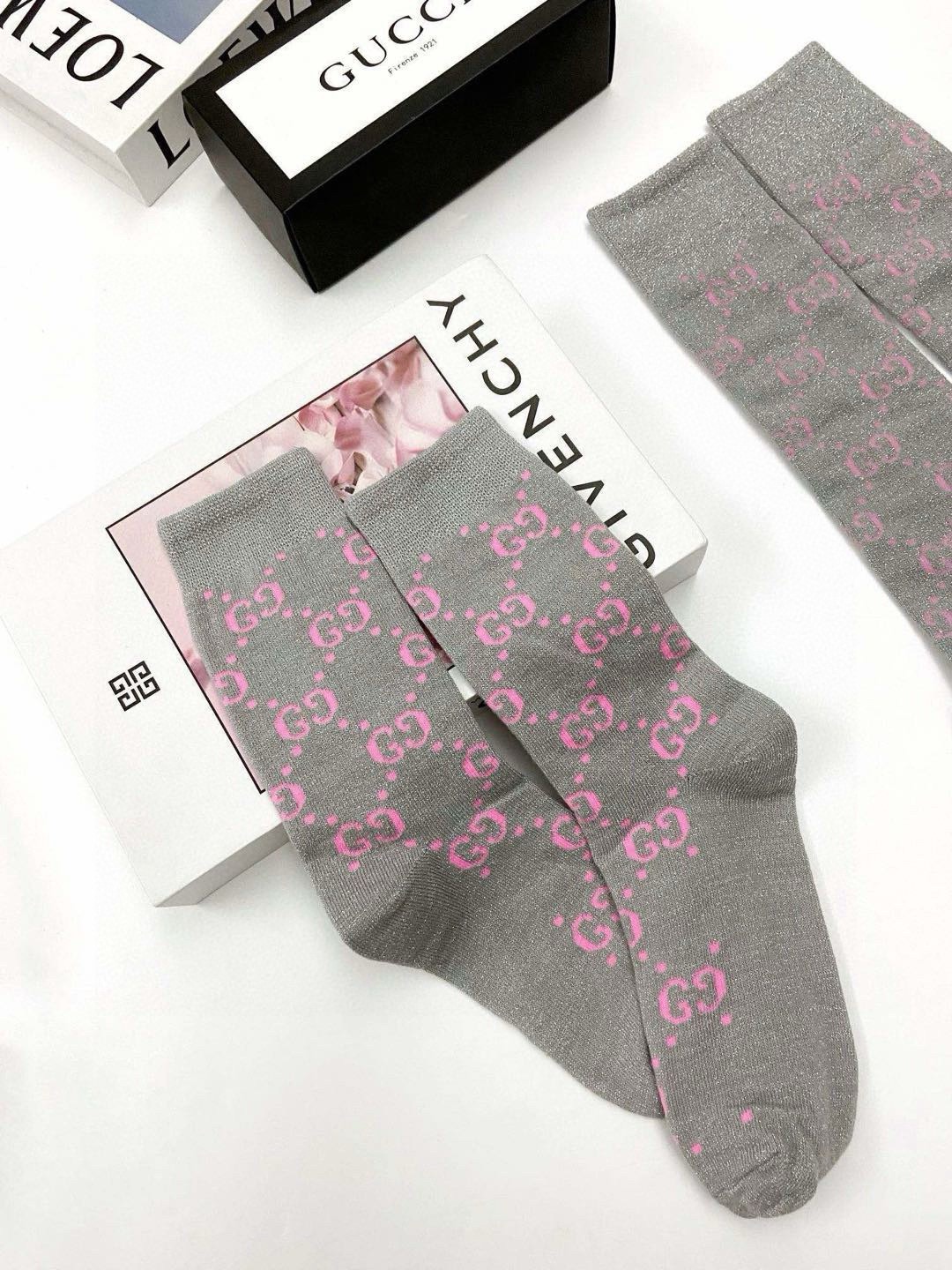 配包装 🌟【一盒2 双】 🌟Gucci 古奇 爆款金银丝长筒袜 中筒袜，超级火爆小腿袜。双针针织混纺金银丝材质，超完美结