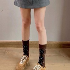 配包装 🌟【一盒一 双】 🌟缪缪 miumiu 经典字母logo纯棉袜 小腿堆堆袜,ins超火爆红人同款,精美 面料, 配包装 🌟【一盒一 双】 🌟缪缪 miumiu 经典字母logo纯棉袜 小腿堆堆袜,ins超火爆红人同款,精美 面料,