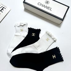配包装 🌟【一盒4双】 🌟Chanel 香奈儿 经典字母logo 木耳边纯棉中筒袜 短筒袜经典纯色 🌟ins爆款!专柜在 配包装 🌟【一盒4双】 🌟Chanel 香奈儿 经典字母logo 木耳边纯棉中筒袜 短筒袜经典纯色 🌟ins爆款!专柜在