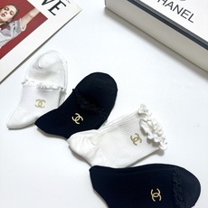 配包装 🌟【一盒4双】 🌟Chanel 香奈儿 经典字母logo 木耳边纯棉中筒袜 短筒袜经典纯色 🌟ins爆款!专柜在 配包装 🌟【一盒4双】 🌟Chanel 香奈儿 经典字母logo 木耳边纯棉中筒袜 短筒袜经典纯色 🌟ins爆款!专柜在