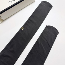 配包装 【一盒一双】 🌟Chanel香奈儿 双C 字母丝袜 🌟好看到爆炸 ,超火爆欧美大牌丝袜。一比一高版本制作,可以看 配包装 【一盒一双】 🌟Chanel香奈儿 双C 字母丝袜 🌟好看到爆炸 ,超火爆欧美大牌丝袜。一比一高版本制作,可以看