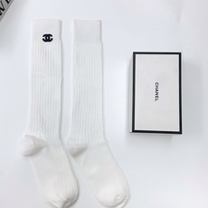 配包装 🌟【一盒一双】 🌟Chanel 香奈儿 经典双C字母logo纯棉长筒袜 小腿袜 🌟ins爆款!专柜在售ing 配包装 🌟【一盒一双】 🌟Chanel 香奈儿 经典双C字母logo纯棉长筒袜 小腿袜 🌟ins爆款!专柜在售ing