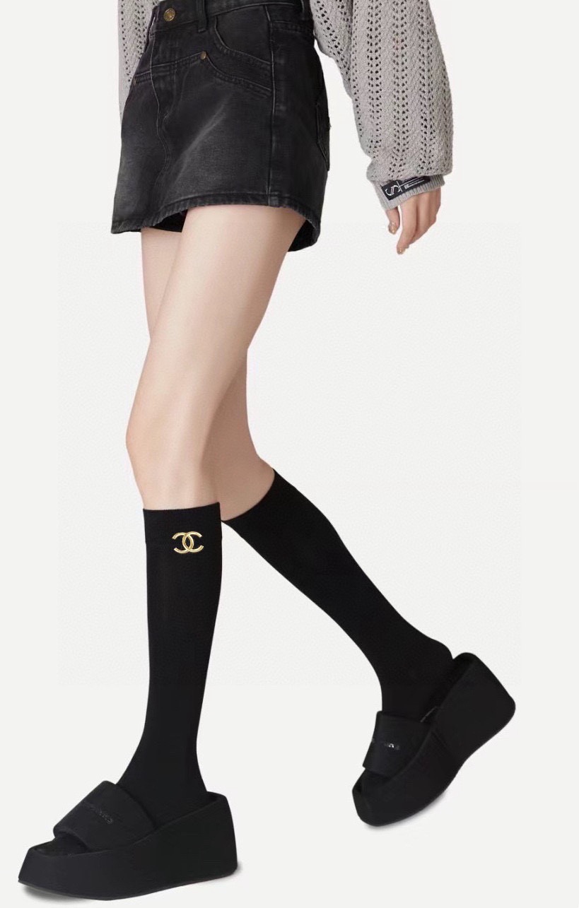 配包装 🌟【一盒一双】 🌟Chanel 香奈儿 经典双C字母logo纯棉长筒袜  小腿袜 🌟ins爆款！专柜在售ing 