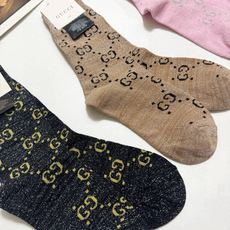 配包装 🌟【一盒3双】 🌟Gucci 古奇 爆款金银丝中筒袜 。双针 混纺金银丝材质,超完美结合,款式经典,专柜同步发售 配包装 🌟【一盒3双】 🌟Gucci 古奇 爆款金银丝中筒袜 。双针 混纺金银丝材质,超完美结合,款式经典,专柜同步发售