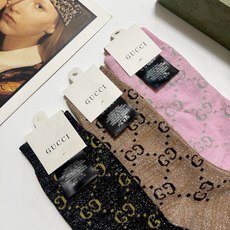 配包装 🌟【一盒3双】 🌟Gucci 古奇 爆款金银丝中筒袜 。双针 混纺金银丝材质,超完美结合,款式经典,专柜同步发售 配包装 🌟【一盒3双】 🌟Gucci 古奇 爆款金银丝中筒袜 。双针 混纺金银丝材质,超完美结合,款式经典,专柜同步发售