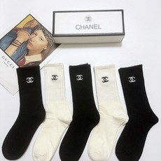 配包装 🌟【一盒5 双】 🌟Chanel 香奈儿 经典刺绣字母logo 纯棉中筒袜 ,ins超火爆小腿袜,纯棉面料 配包装 🌟【一盒5 双】 🌟Chanel 香奈儿 经典刺绣字母logo 纯棉中筒袜 ,ins超火爆小腿袜,纯棉面料