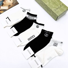 配包装 🌟【一盒5 双】 🌟Gucci 古琦 经典字母logo 双G 短袜 ,ins超火爆短袜,纯棉面料,潮人必备 配包装 🌟【一盒5 双】 🌟Gucci 古琦 经典字母logo 双G 短袜 ,ins超火爆短袜,纯棉面料,潮人必备