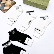 配包装 🌟【一盒5 双】 🌟Gucci 古琦 经典字母logo 双G 短袜 ,ins超火爆短袜,纯棉面料,潮人必备 配包装 🌟【一盒5 双】 🌟Gucci 古琦 经典字母logo 双G 短袜 ,ins超火爆短袜,纯棉面料,潮人必备