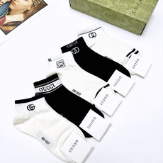 配包装 🌟【一盒5 双】 🌟Gucci 古琦 经典字母logo 双G 短袜 ,ins超火爆短袜,纯棉面料,潮人必备 配包装 🌟【一盒5 双】 🌟Gucci 古琦 经典字母logo 双G 短袜 ,ins超火爆短袜,纯棉面料,潮人必备