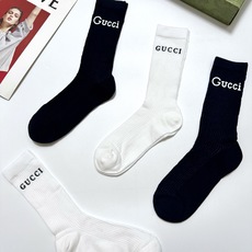配包装 🌟【一盒4 双】 🌟Gucci 古奇 爆款双G字母 长筒袜 小腿袜,短腿袜 。专柜同步发售ing ,巨多明星红 配包装 🌟【一盒4 双】 🌟Gucci 古奇 爆款双G字母 长筒袜 小腿袜,短腿袜 。专柜同步发售ing ,巨多明星红