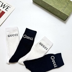 配包装 🌟【一盒4 双】 🌟Gucci 古奇 爆款双G字母 长筒袜 小腿袜,短腿袜 。专柜同步发售ing ,巨多明星红 配包装 🌟【一盒4 双】 🌟Gucci 古奇 爆款双G字母 长筒袜 小腿袜,短腿袜 。专柜同步发售ing ,巨多明星红