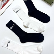 配包装 🌟【一盒4 双】 🌟Gucci 古奇 爆款双G字母 长筒袜 小腿袜,短腿袜 。专柜同步发售ing ,巨多明星红 配包装 🌟【一盒4 双】 🌟Gucci 古奇 爆款双G字母 长筒袜 小腿袜,短腿袜 。专柜同步发售ing ,巨多明星红