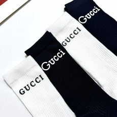 配包装 🌟【一盒4 双】 🌟Gucci 古奇 爆款双G字母 长筒袜 小腿袜,短腿袜 。专柜同步发售ing ,巨多明星红 配包装 🌟【一盒4 双】 🌟Gucci 古奇 爆款双G字母 长筒袜 小腿袜,短腿袜 。专柜同步发售ing ,巨多明星红