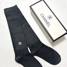 配包装 🌟【一盒一双】 🌟Chanel 香奈儿 经典双C字母logo纯棉长筒袜 小腿袜 🌟ins爆款!专柜在售ing 配包装 🌟【一盒一双】 🌟Chanel 香奈儿 经典双C字母logo纯棉长筒袜 小腿袜 🌟ins爆款!专柜在售ing
