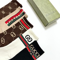 配包装 🌟【一盒5 双】 🌟Gucci 古琦 经典字母logo 纯棉中筒袜 ,ins超火爆配色 ,纯棉面料,潮人必 配包装 🌟【一盒5 双】 🌟Gucci 古琦 经典字母logo 纯棉中筒袜 ,ins超火爆配色 ,纯棉面料,潮人必