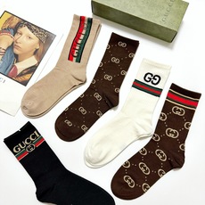 配包装 🌟【一盒5 双】 🌟Gucci 古琦 经典字母logo 纯棉中筒袜 ,ins超火爆配色 ,纯棉面料,潮人必 配包装 🌟【一盒5 双】 🌟Gucci 古琦 经典字母logo 纯棉中筒袜 ,ins超火爆配色 ,纯棉面料,潮人必