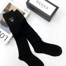 配包装 🌟【一盒一双】 🌟 Gucci 古琦 爆款经典字母 长筒袜 小腿袜。双针针织材质,超完美结合,款式经典,专柜同步 配包装 🌟【一盒一双】 🌟 Gucci 古琦 爆款经典字母 长筒袜 小腿袜。双针针织材质,超完美结合,款式经典,专柜同步