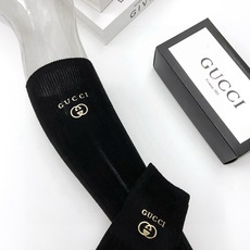 配包装 🌟【一盒一双】 🌟 Gucci 古琦 爆款经典字母 长筒袜 小腿袜。双针针织材质,超完美结合,款式经典,专柜同步 配包装 🌟【一盒一双】 🌟 Gucci 古琦 爆款经典字母 长筒袜 小腿袜。双针针织材质,超完美结合,款式经典,专柜同步