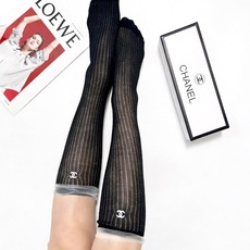 配包装 🌟【一盒一双】 🌟Chanel 香奈儿 经典字母logo镂空 长筒袜 小腿袜 🌟重工装饰个性时尚 🌟ins爆款 配包装 🌟【一盒一双】 🌟Chanel 香奈儿 经典字母logo镂空 长筒袜 小腿袜 🌟重工装饰个性时尚 🌟ins爆款