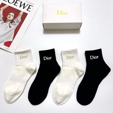 配包装 🌟【一盒4双】 🌟Dior 迪奥 经典字母logo 纯棉短筒袜 经典纯色短袜 🌟ins爆款!专柜在售ing 🌟原 配包装 🌟【一盒4双】 🌟Dior 迪奥 经典字母logo 纯棉短筒袜 经典纯色短袜 🌟ins爆款!专柜在售ing 🌟原