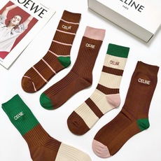 配包装 🌟【一盒5 双】 🌟Celine 赛琳 经典刺绣字母logo 纯棉混纺中筒袜 ,软糯亲肤,ins超火爆配色 配包装 🌟【一盒5 双】 🌟Celine 赛琳 经典刺绣字母logo 纯棉混纺中筒袜 ,软糯亲肤,ins超火爆配色