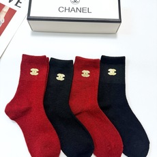 配包装 🌟【一盒4 双】 🌟Chanel 香奈儿 经典字母 logo羊毛 中筒袜 !超级软糯亲肤! 🌟ins爆款!专柜 配包装 🌟【一盒4 双】 🌟Chanel 香奈儿 经典字母 logo羊毛 中筒袜 !超级软糯亲肤! 🌟ins爆款!专柜