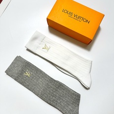 配包装 🌟【一盒2双】 🌟LV 路易威登 经典字母logo纯棉袜 小腿堆堆袜,ins超火爆红人同款,精美 面料,潮人必 配包装 🌟【一盒2双】 🌟LV 路易威登 经典字母logo纯棉袜 小腿堆堆袜,ins超火爆红人同款,精美 面料,潮人必