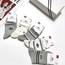 配包装 🌟【一盒5 双】 🌟alo经典字母logo 纯棉 混纺网面 中筒袜 ,软糯亲肤,ins超火爆配色 ,潮人必 配包装 🌟【一盒5 双】 🌟alo经典字母logo 纯棉 混纺网面 中筒袜 ,软糯亲肤,ins超火爆配色 ,潮人必