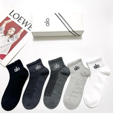 配包装 🌟【一盒5 双】 🌟alo经典字母logo 纯棉 混纺网面 短筒袜 ,软糯亲肤,ins超火爆配色 ,潮人必 配包装 🌟【一盒5 双】 🌟alo经典字母logo 纯棉 混纺网面 短筒袜 ,软糯亲肤,ins超火爆配色 ,潮人必