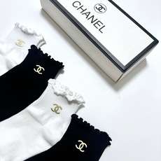 配包装 🌟【一盒4 双】 🌟Chanel 香奈儿 经典字母logo 透气纯棉花边短筒袜 ,ins超火爆红人同款,精美 配包装 🌟【一盒4 双】 🌟Chanel 香奈儿 经典字母logo 透气纯棉花边短筒袜 ,ins超火爆红人同款,精美