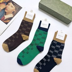 配包装 🌟【一盒3双】 🌟Gucci 古琦 经典字母 logo 纯棉 中筒袜 !超级软糯亲肤! 🌟ins爆款!专柜在售 配包装 🌟【一盒3双】 🌟Gucci 古琦 经典字母 logo 纯棉 中筒袜 !超级软糯亲肤! 🌟ins爆款!专柜在售