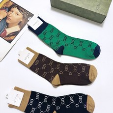 配包装 🌟【一盒3双】 🌟Gucci 古琦 经典字母 logo 纯棉 中筒袜 !超级软糯亲肤! 🌟ins爆款!专柜在售 配包装 🌟【一盒3双】 🌟Gucci 古琦 经典字母 logo 纯棉 中筒袜 !超级软糯亲肤! 🌟ins爆款!专柜在售