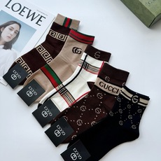 配包装 🌟【一盒5 双】 🌟Gucci 古琦 经典字母logo 纯棉短筒袜 ,男女同款 ,ins超火爆短袜,纯棉面 配包装 🌟【一盒5 双】 🌟Gucci 古琦 经典字母logo 纯棉短筒袜 ,男女同款 ,ins超火爆短袜,纯棉面