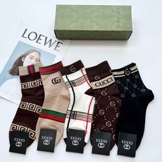 配包装 🌟【一盒5 双】 🌟Gucci 古琦 经典字母logo 纯棉短筒袜 ,男女同款 ,ins超火爆短袜,纯棉面 配包装 🌟【一盒5 双】 🌟Gucci 古琦 经典字母logo 纯棉短筒袜 ,男女同款 ,ins超火爆短袜,纯棉面