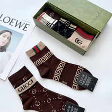 配包装 🌟【一盒5 双】 🌟Gucci 古琦 经典字母logo 纯棉短筒袜 ,男女同款 ,ins超火爆短袜,纯棉面 配包装 🌟【一盒5 双】 🌟Gucci 古琦 经典字母logo 纯棉短筒袜 ,男女同款 ,ins超火爆短袜,纯棉面