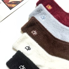 配包装 🌟【一盒5 双】 🌟Dior 迪奥 欧美大牌 经典字母 logo 水貂绒中筒袜 !超级软糯亲肤! 🌟ins爆款 配包装 🌟【一盒5 双】 🌟Dior 迪奥 欧美大牌 经典字母 logo 水貂绒中筒袜 !超级软糯亲肤! 🌟ins爆款