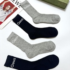 配包装 🌟【一盒4 双】 🌟Gucci 古奇 爆款双G字母 长筒袜 小腿袜,短腿袜 。专柜同步发售ing ,巨多明星红 配包装 🌟【一盒4 双】 🌟Gucci 古奇 爆款双G字母 长筒袜 小腿袜,短腿袜 。专柜同步发售ing ,巨多明星红