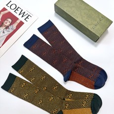 配包装 🌟【一盒2双】 🌟Gucci 古奇 爆款金银丝长筒袜 小腿袜。原单品质!双针针织混纺金银丝材质,超完美结合,款式 配包装 🌟【一盒2双】 🌟Gucci 古奇 爆款金银丝长筒袜 小腿袜。原单品质!双针针织混纺金银丝材质,超完美结合,款式