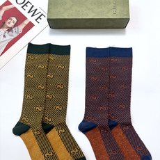 配包装 🌟【一盒2双】 🌟Gucci 古奇 爆款金银丝长筒袜 小腿袜。原单品质!双针针织混纺金银丝材质,超完美结合,款式 配包装 🌟【一盒2双】 🌟Gucci 古奇 爆款金银丝长筒袜 小腿袜。原单品质!双针针织混纺金银丝材质,超完美结合,款式