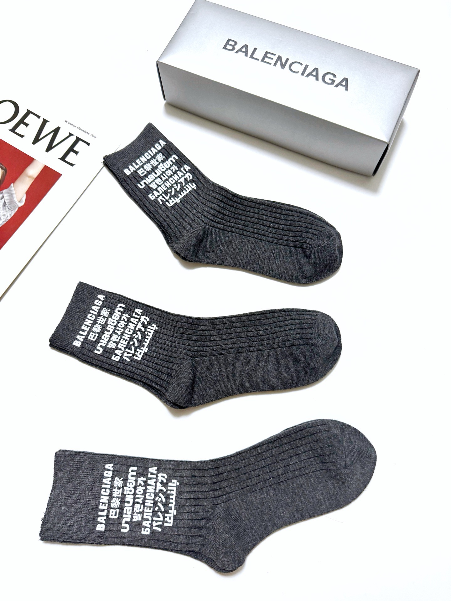 配包装 🌟【一盒3双】 🌟巴黎世家 balenciaga 经典字母logo纯棉中筒袜   🌟重工装饰个性时尚 🌟ins爆