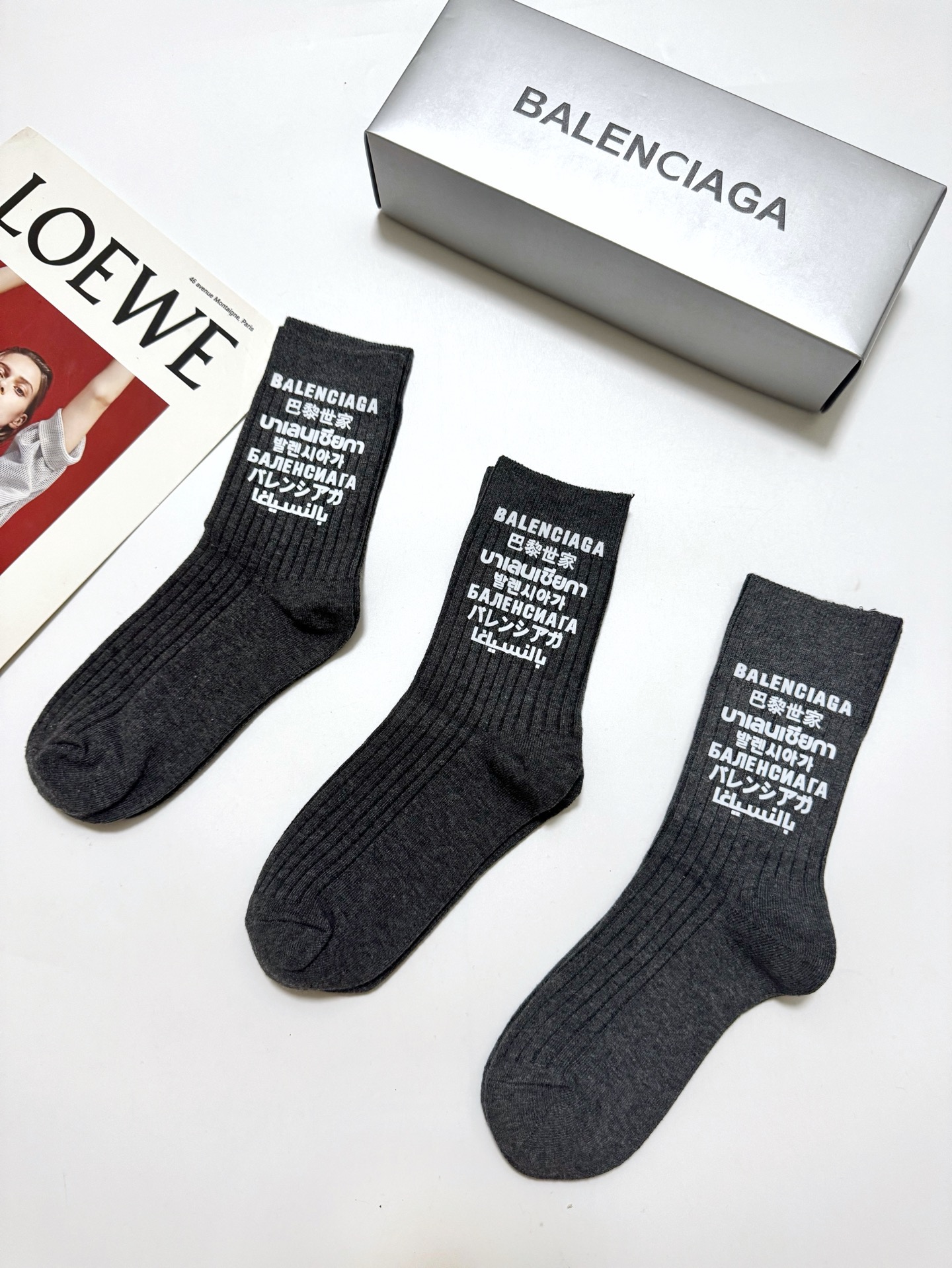 配包装 🌟【一盒3双】 🌟巴黎世家 balenciaga 经典字母logo纯棉中筒袜   🌟重工装饰个性时尚 🌟ins爆