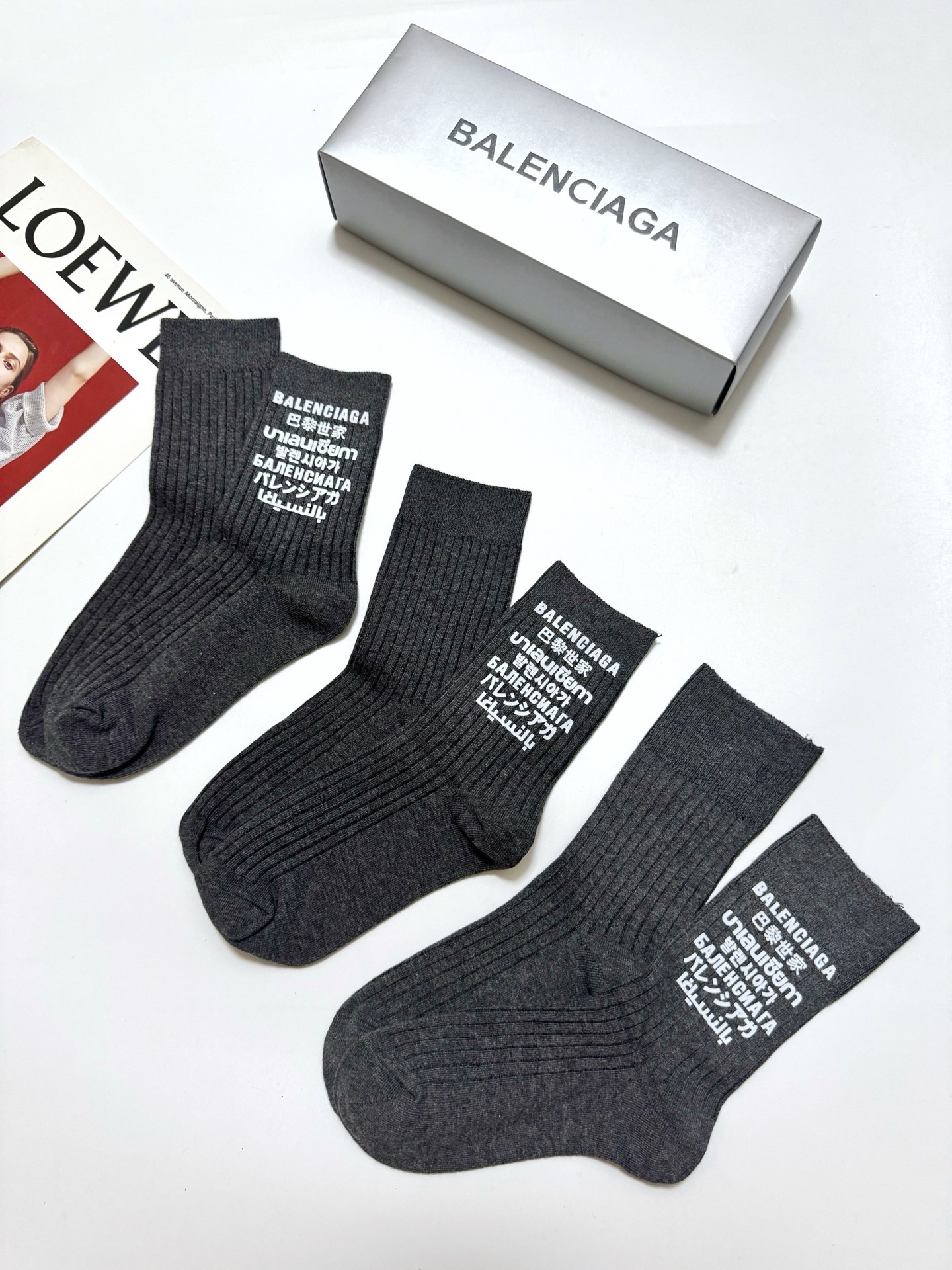 配包装 🌟【一盒3双】 🌟巴黎世家 balenciaga 经典字母logo纯棉中筒袜   🌟重工装饰个性时尚 🌟ins爆