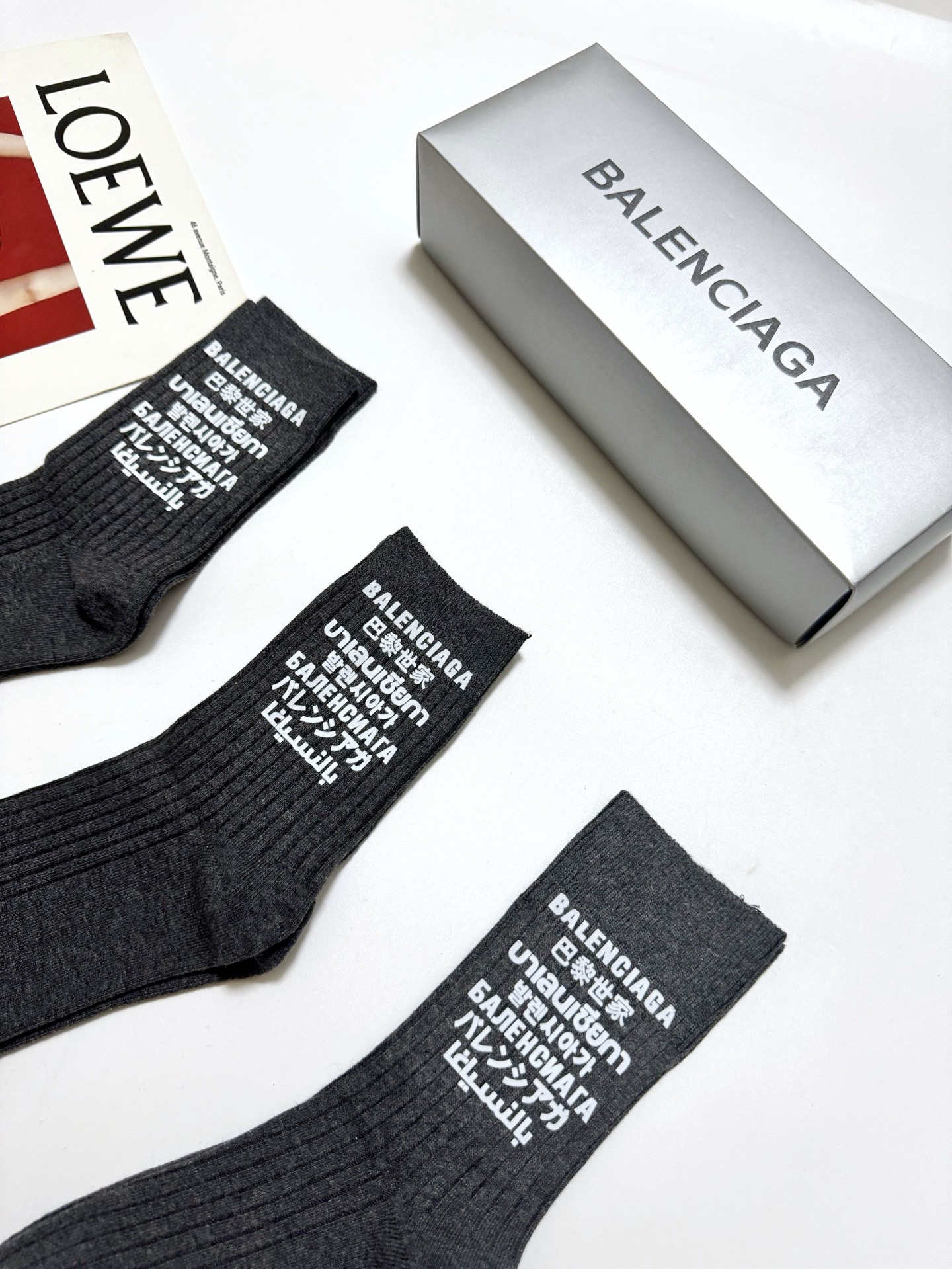 配包装 🌟【一盒3双】 🌟巴黎世家 balenciaga 经典字母logo纯棉中筒袜   🌟重工装饰个性时尚 🌟ins爆