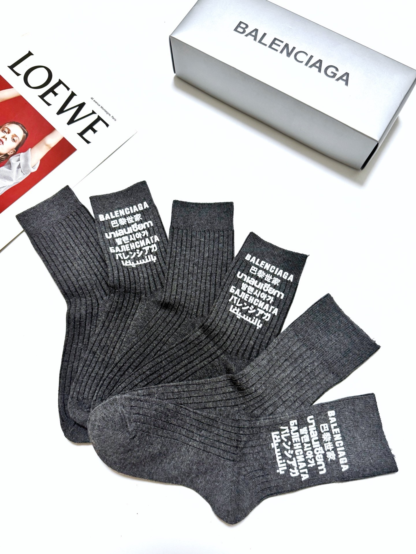 配包装 🌟【一盒3双】 🌟巴黎世家 balenciaga 经典字母logo纯棉中筒袜   🌟重工装饰个性时尚 🌟ins爆