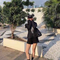 配包装 🌟【一盒3双】 🌟 alo 经典字母logo 纯棉中筒袜 ,ins超火爆小腿短袜,纯棉面料,潮人必备 ,经 配包装 🌟【一盒3双】 🌟 alo 经典字母logo 纯棉中筒袜 ,ins超火爆小腿短袜,纯棉面料,潮人必备 ,经