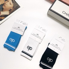 配包装 🌟【一盒3双】 🌟 alo 经典字母logo 纯棉中筒袜 ,ins超火爆小腿短袜,纯棉面料,潮人必备 ,经 配包装 🌟【一盒3双】 🌟 alo 经典字母logo 纯棉中筒袜 ,ins超火爆小腿短袜,纯棉面料,潮人必备 ,经