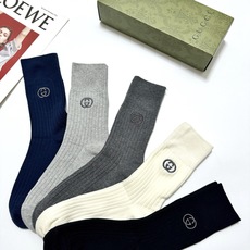 配包装 🌟【一盒5 双】 🌟Gucci 古琦 经典刺绣字母logo 纯棉 混纺中筒袜 ,软糯亲肤,ins超火爆配色 配包装 🌟【一盒5 双】 🌟Gucci 古琦 经典刺绣字母logo 纯棉 混纺中筒袜 ,软糯亲肤,ins超火爆配色