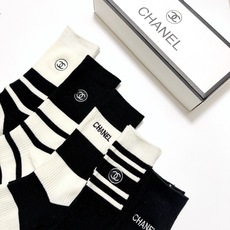 配包装 🌟【一盒5 双】 🌟Chanel 香奈儿 经典字母刺绣logo 纯棉中筒袜 ,ins超火爆中筒袜 纯棉小腿 配包装 🌟【一盒5 双】 🌟Chanel 香奈儿 经典字母刺绣logo 纯棉中筒袜 ,ins超火爆中筒袜 纯棉小腿