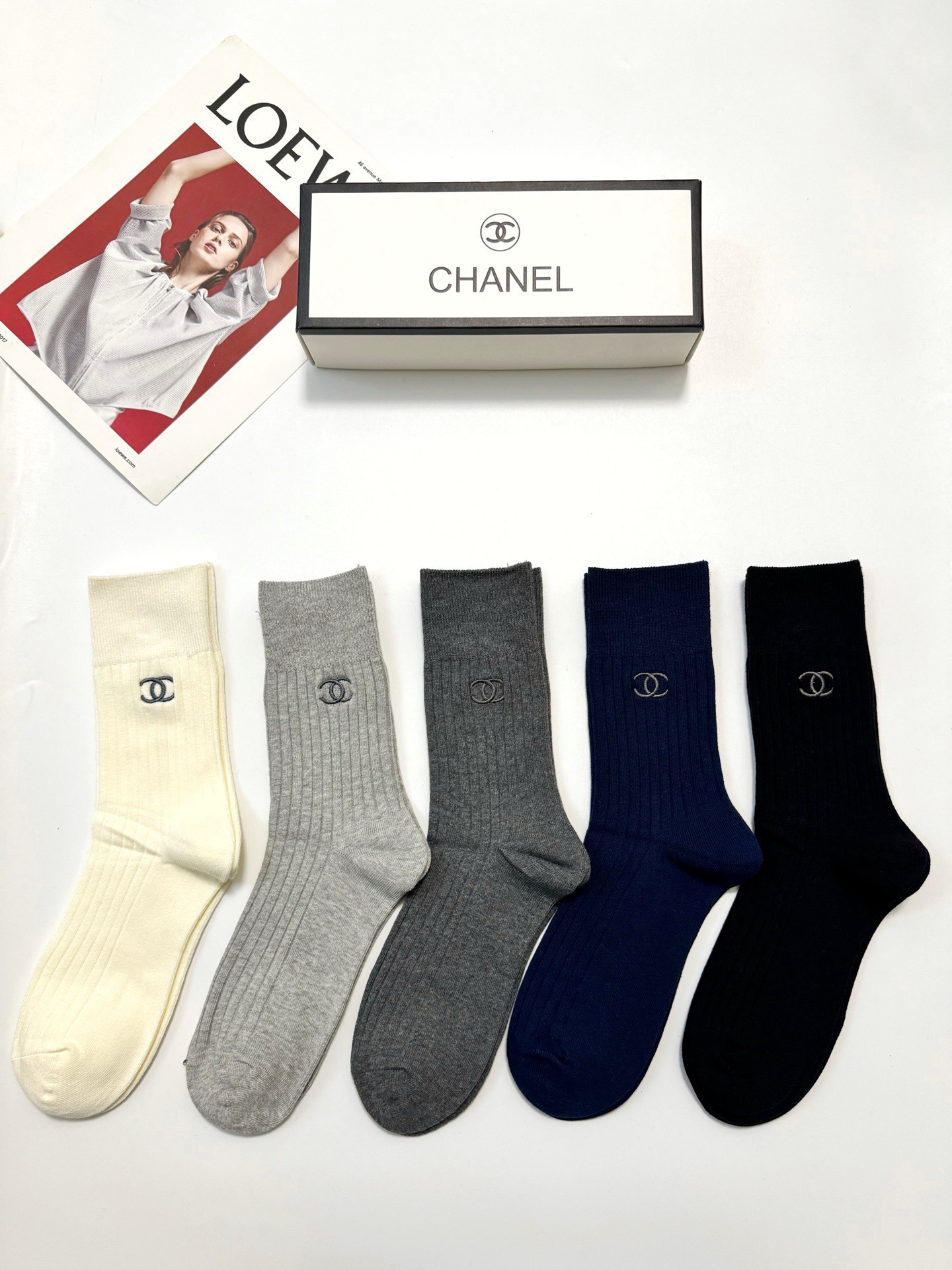 配包装 🌟【一盒5双】 🌟Chanel 香奈儿 经典字母 logo双针针织 纯棉 中筒袜  ！超级软糯亲肤！ 🌟ins爆